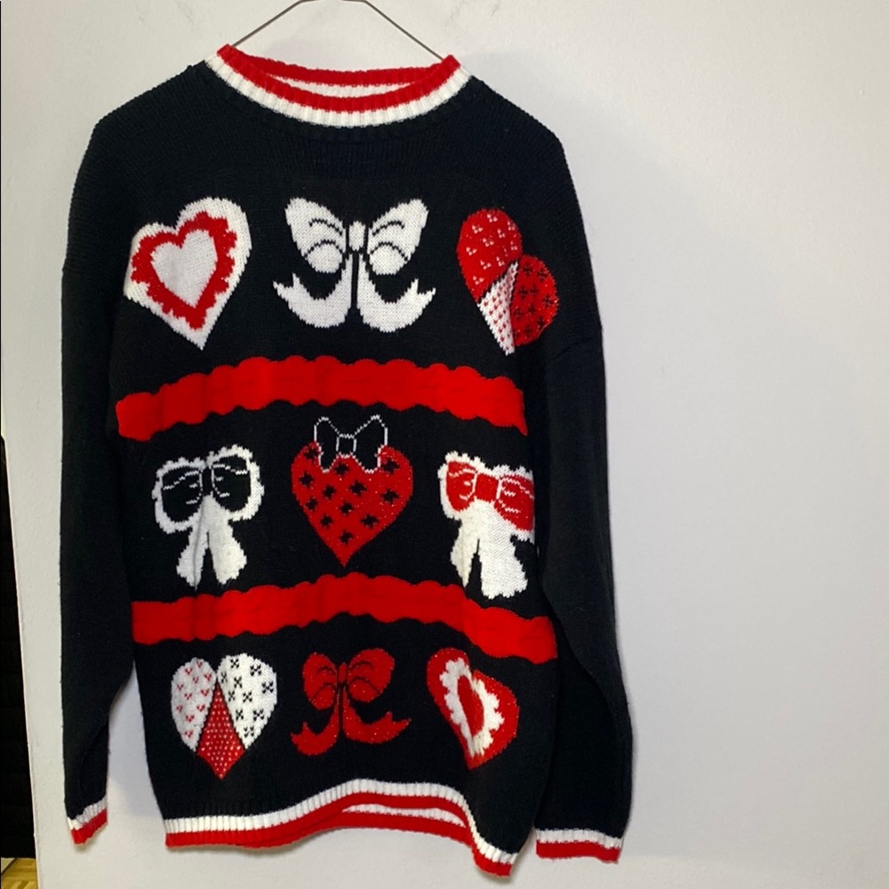 Vintage Heart ❤️ Sweater size medium/large  oversized